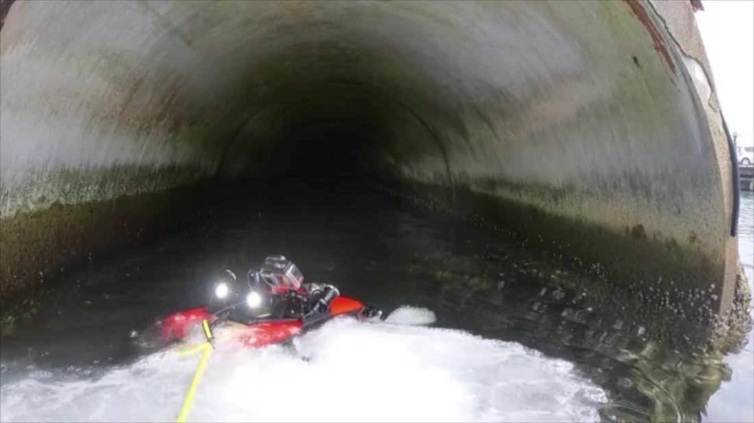 FINDi FF2 entering a submerged culvert during a field deployment